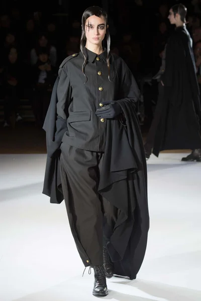 Look 37